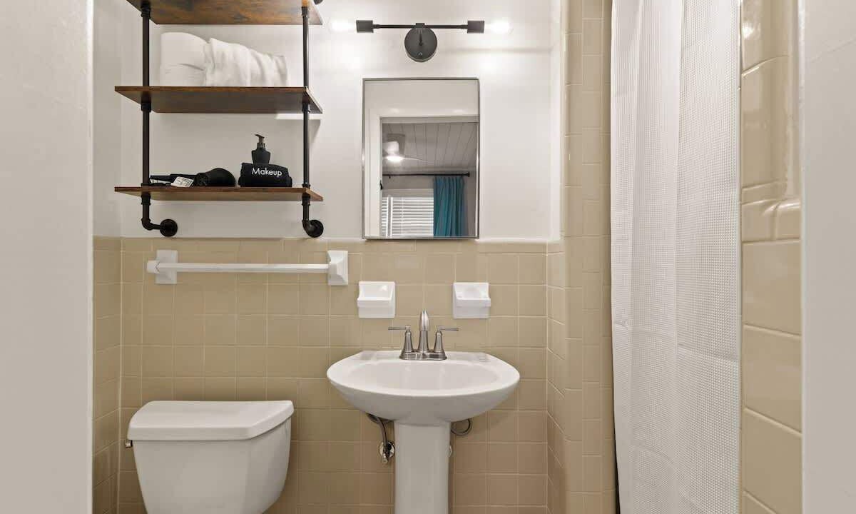 Photo of Bathroom in Jekyll Island