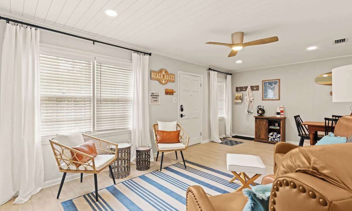 Photo of Livingroom in Jekyll Island