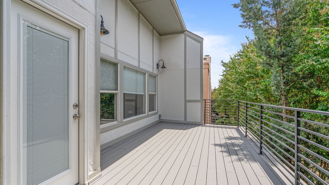 Photo of Patio Balcony in Old East Dallas