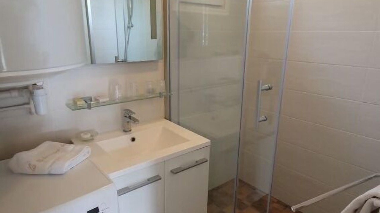 Photo of Bathroom in Saint-Jouan-des-Guerets