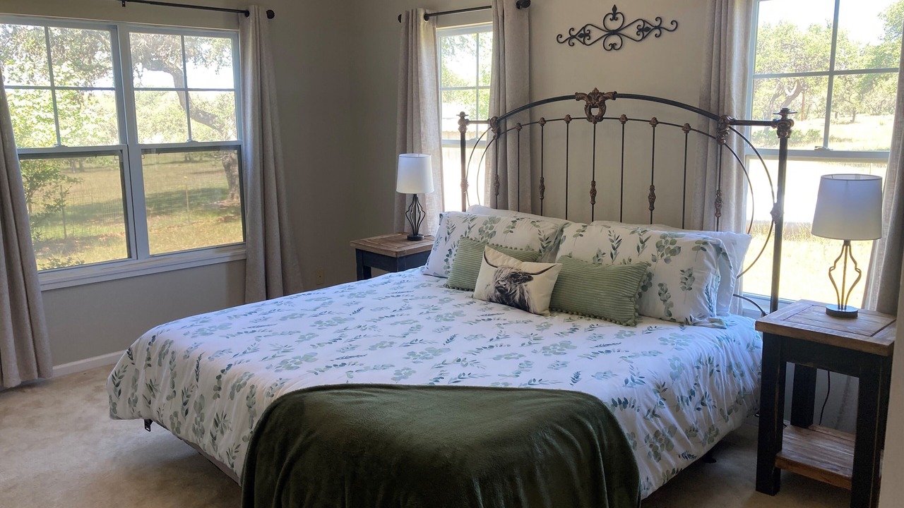 Photo of Bedroom in Kendalia