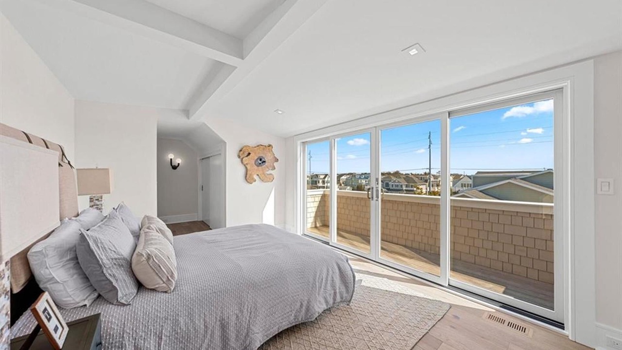 Photo of Bedroom in Avalon