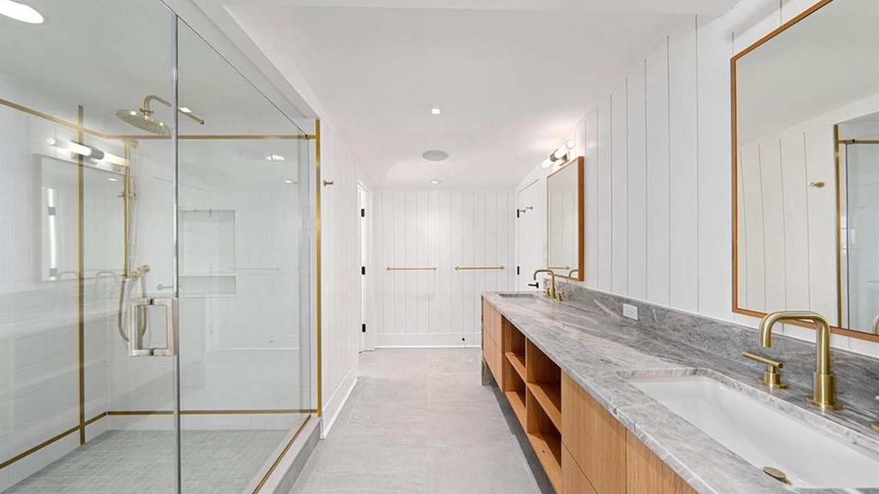 Photo of Bathroom in Avalon