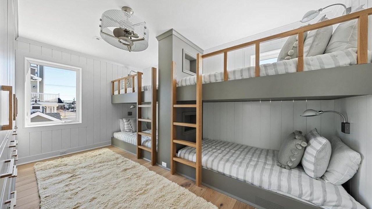 Photo of Bedroom in Avalon