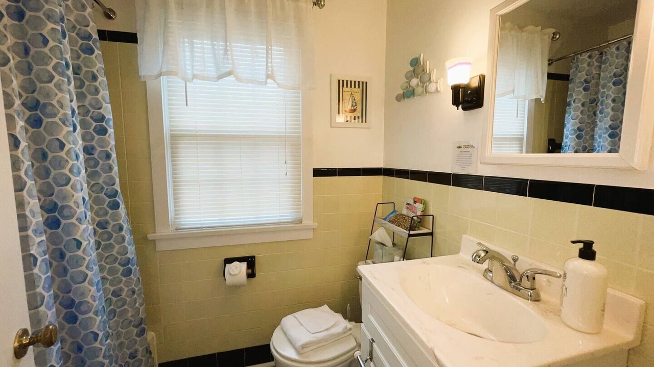 Photo of Bathroom in East Orleans