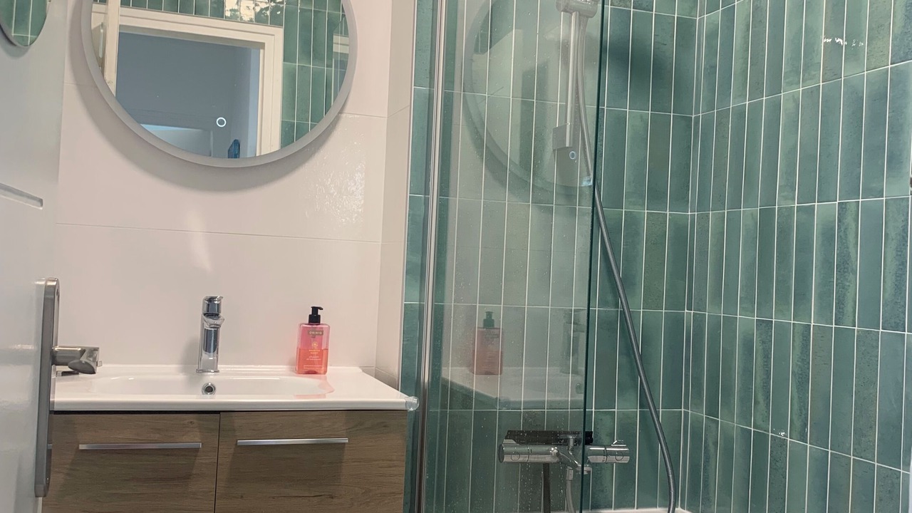 Photo of Bathroom in Bernieres-sur-Mer