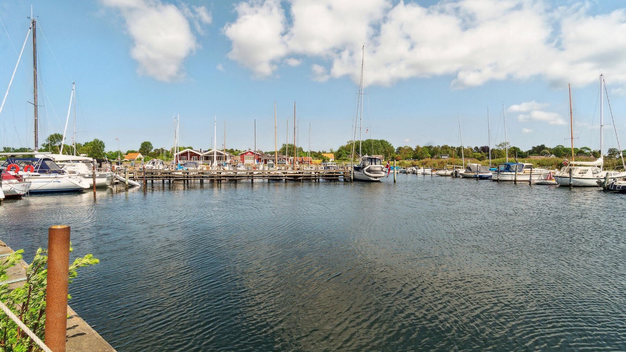 Photo of Others in Bronde