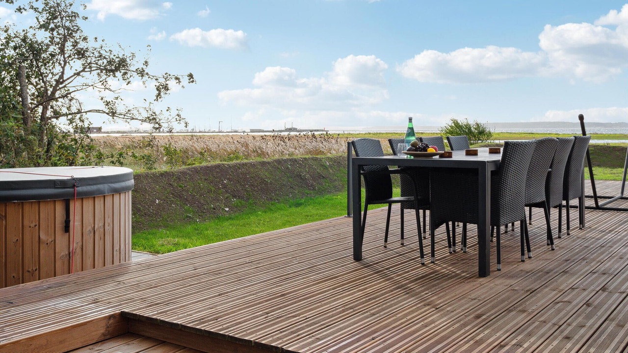 Photo of Others in Bronde