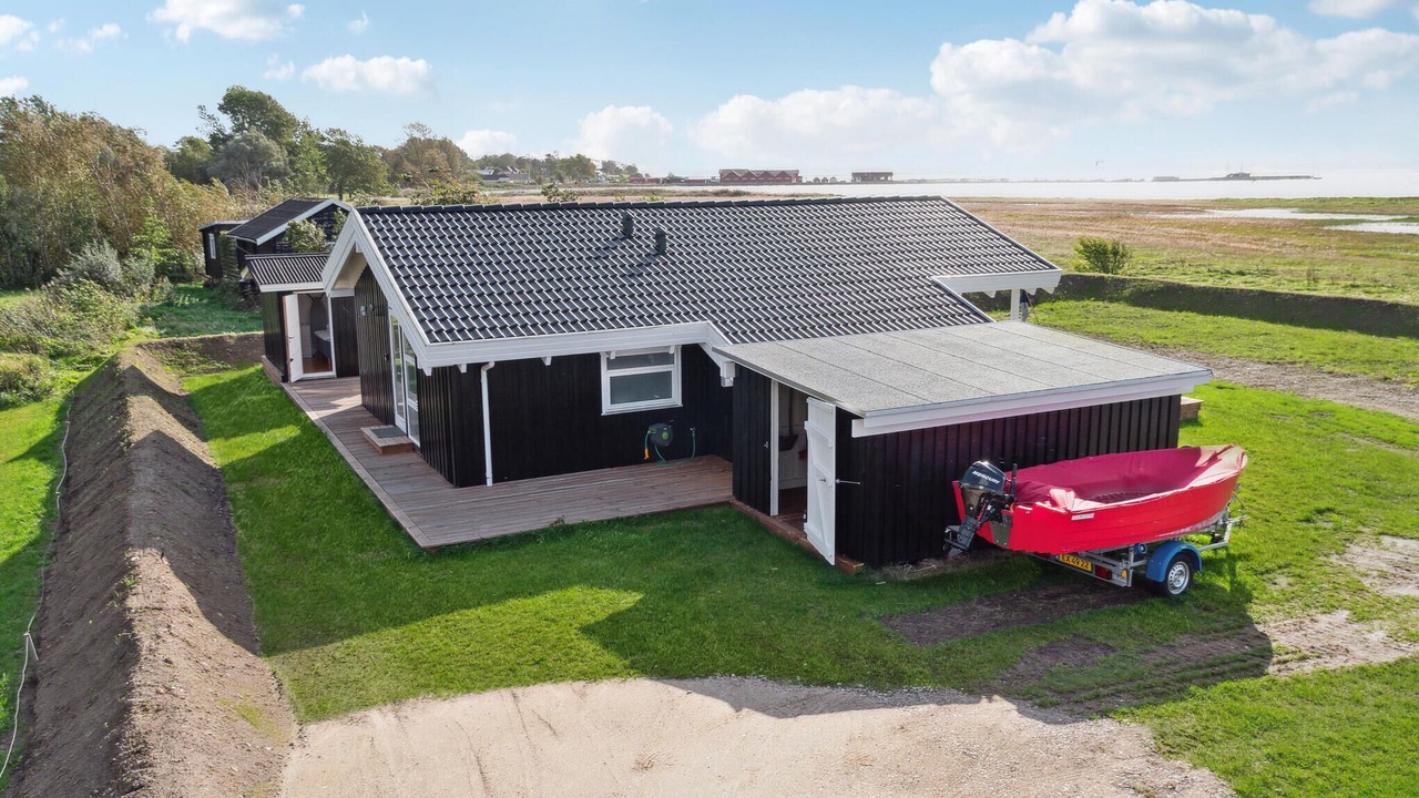 Photo of Others in Bronde