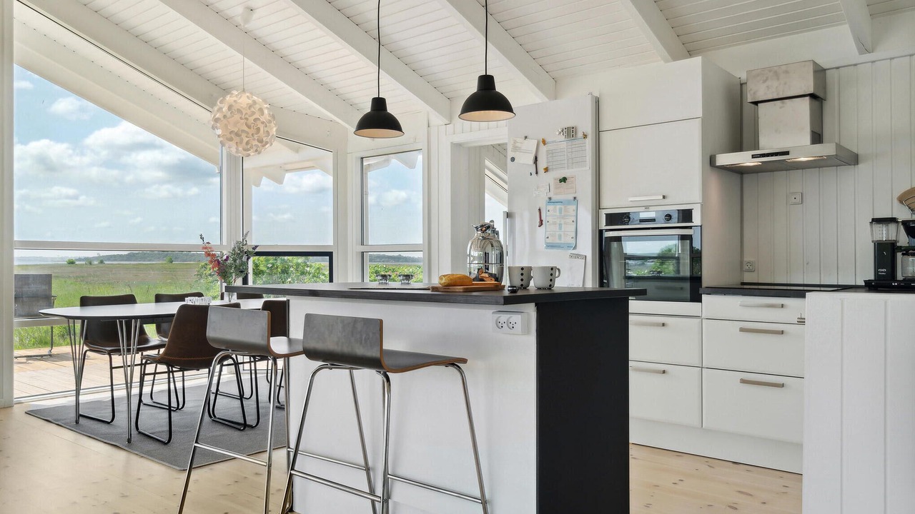 Photo of Others in Bronde