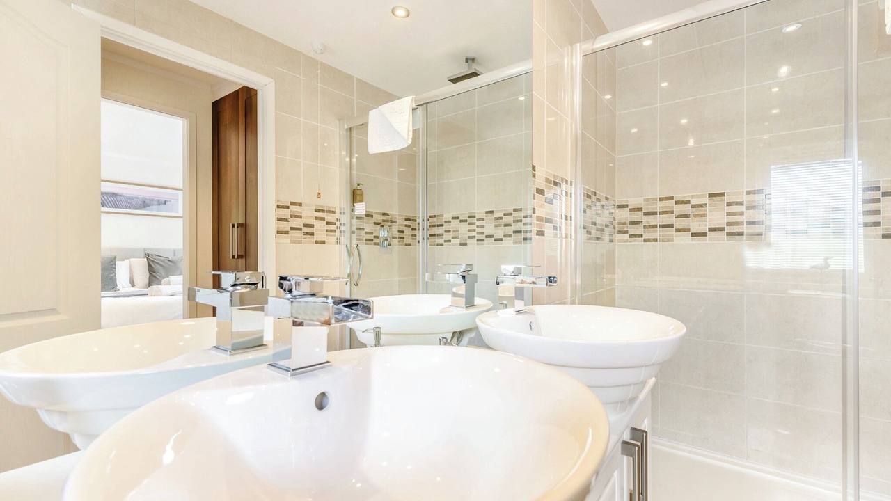 Photo of Others in Molleston