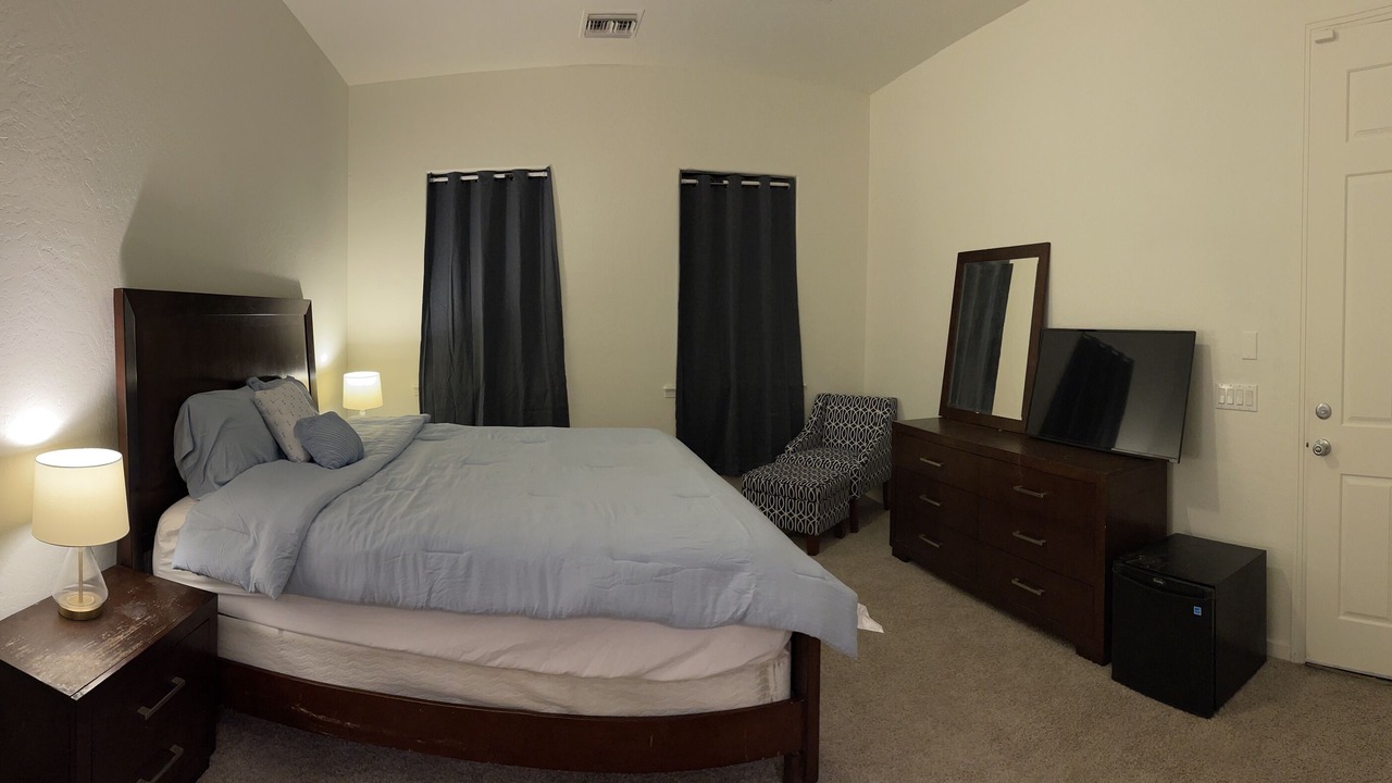 Photo of Bedroom in Palm Valley