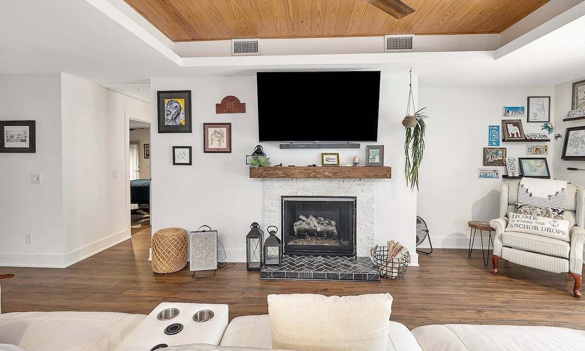 Photo of Livingroom in Saint Simons Heights