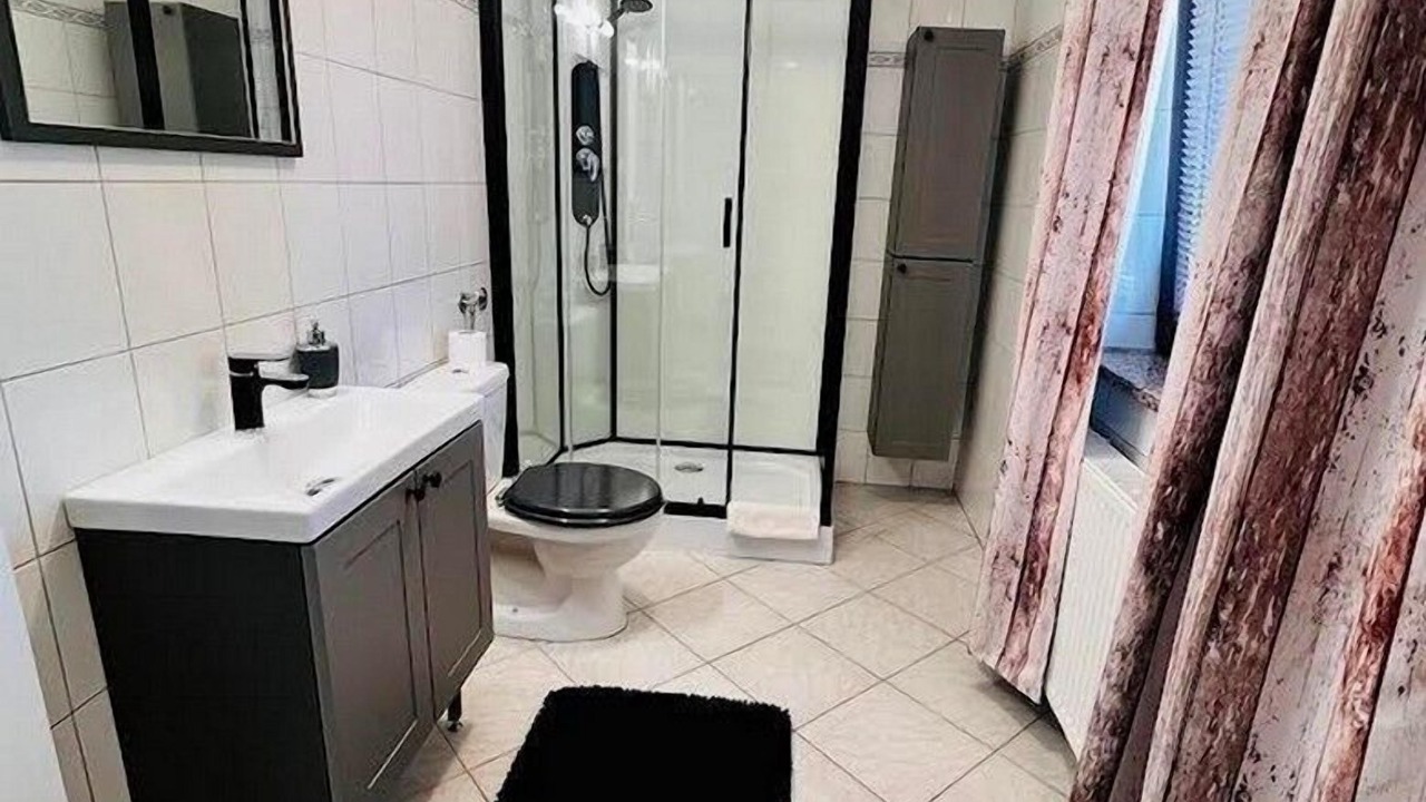 Photo of Bathroom in Lic