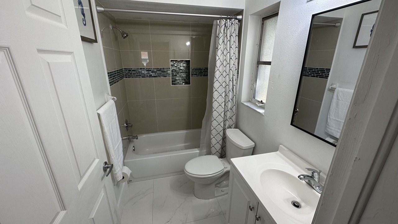 Photo of Bathroom in Venice Gardens