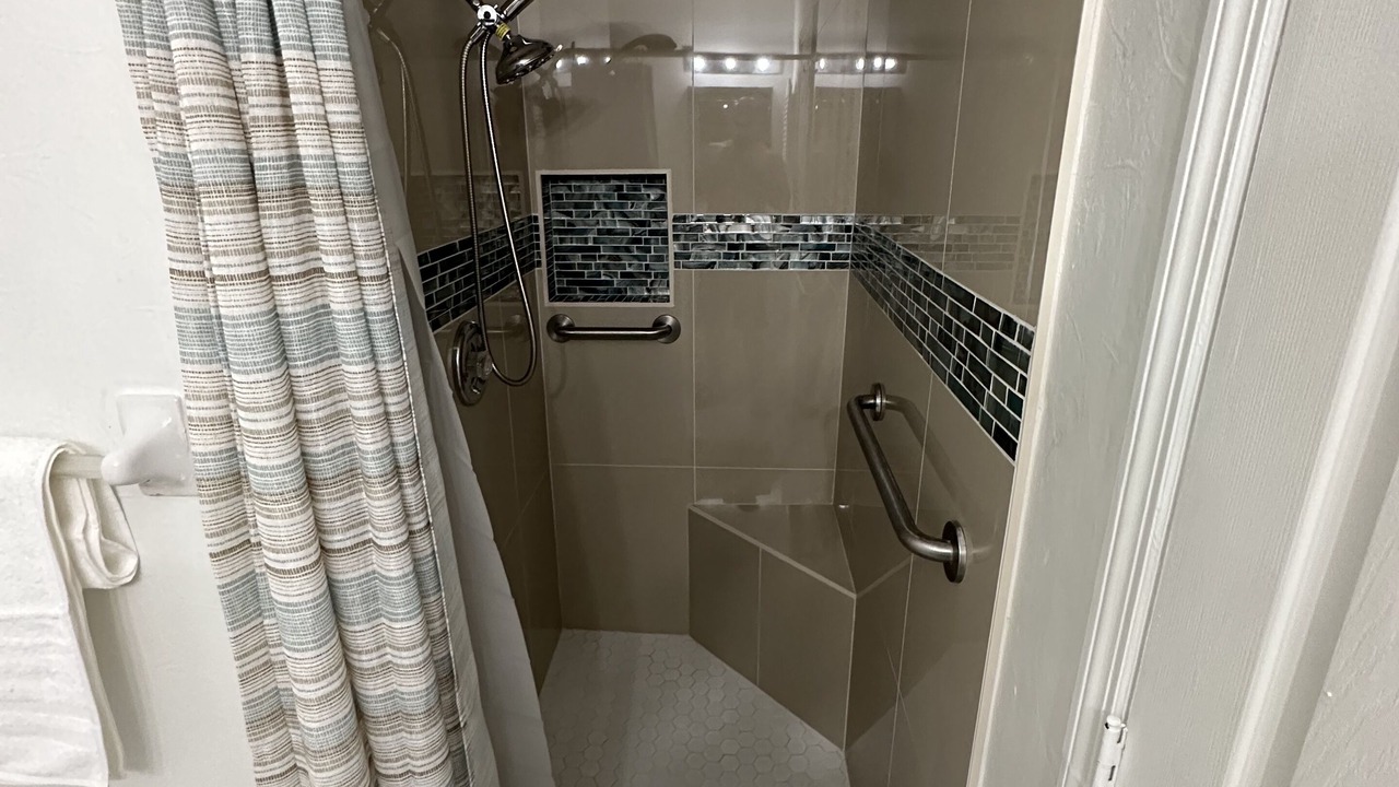 Photo of Bathroom in Venice Gardens