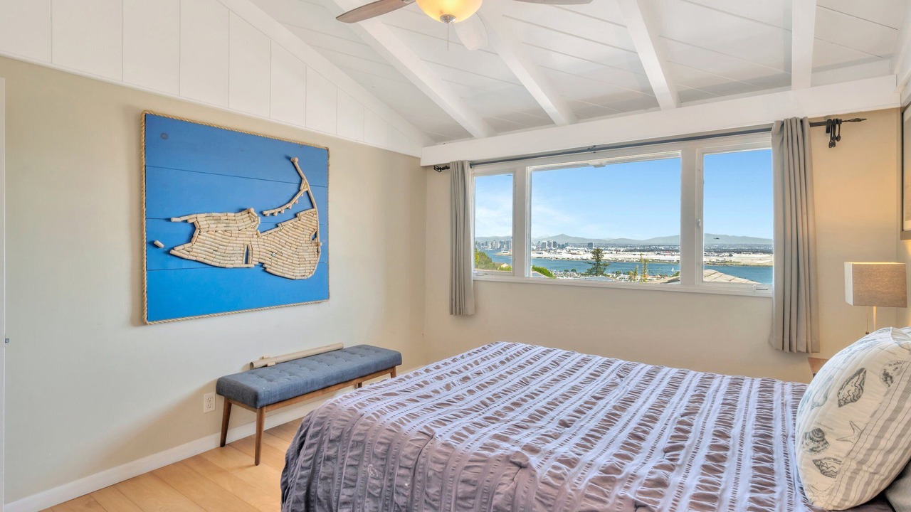 Photo of Bedroom in La Playa