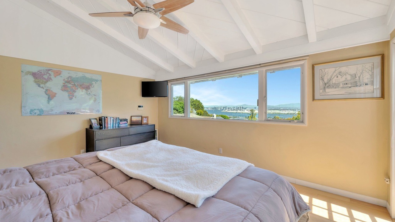 Photo of Bedroom in La Playa