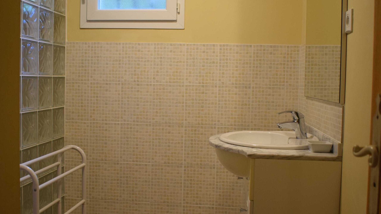 Photo of Bathroom in Lunel-Viel