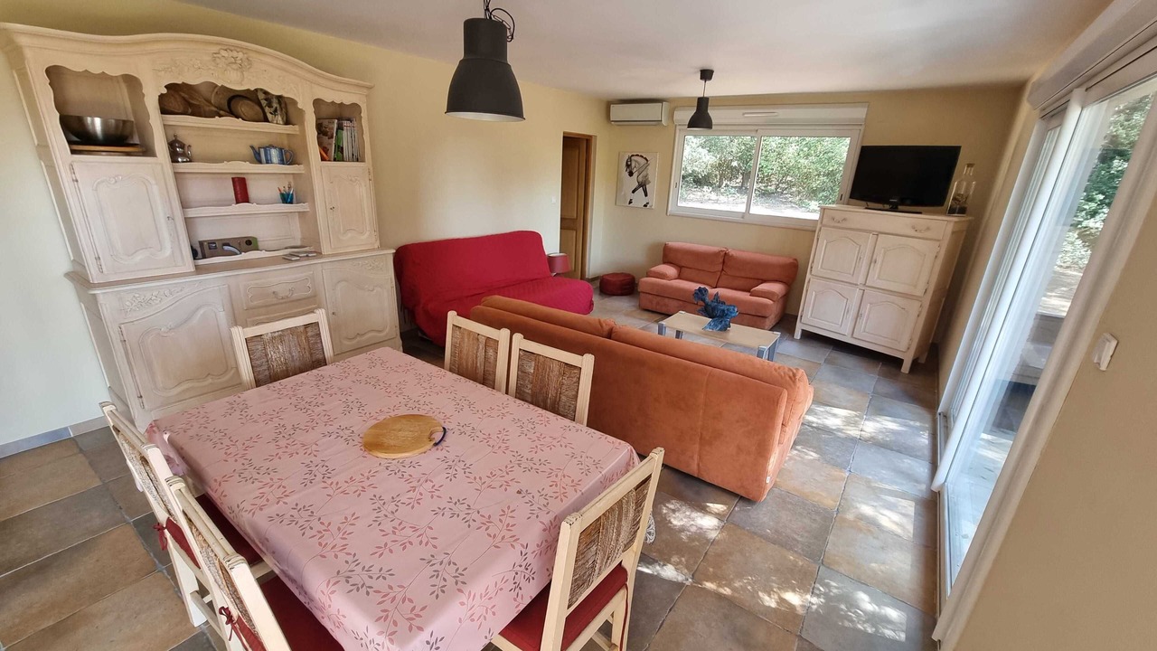 Photo of Livingroom in Lunel-Viel