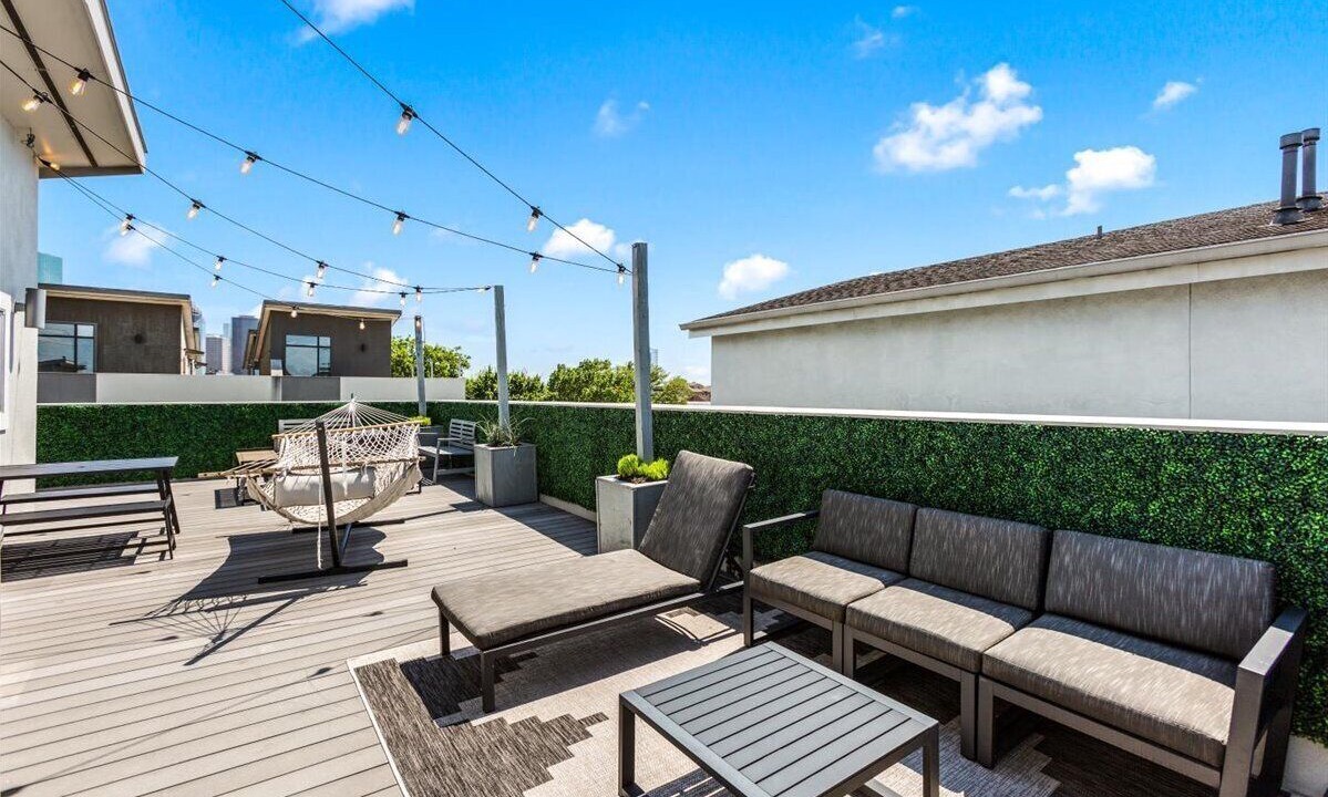Photo of Patio Balcony in Washington Ave./ Memorial Park