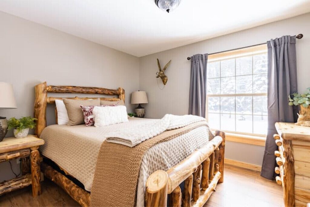 Photo of Bedroom in Town of Webb
