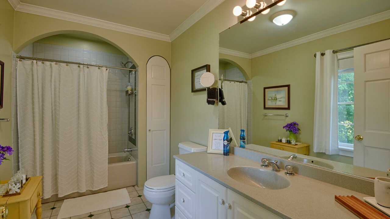 Photo of Bathroom in Tully