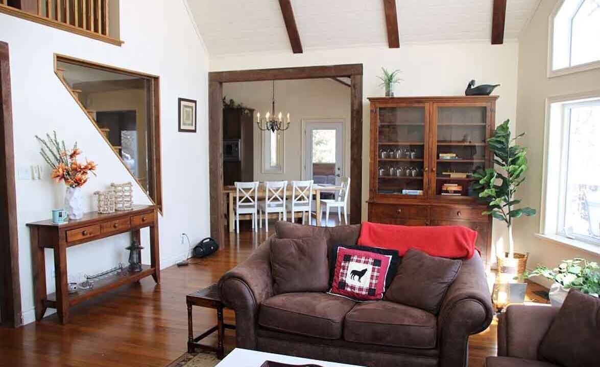 Photo of Livingroom in Dysart et al
