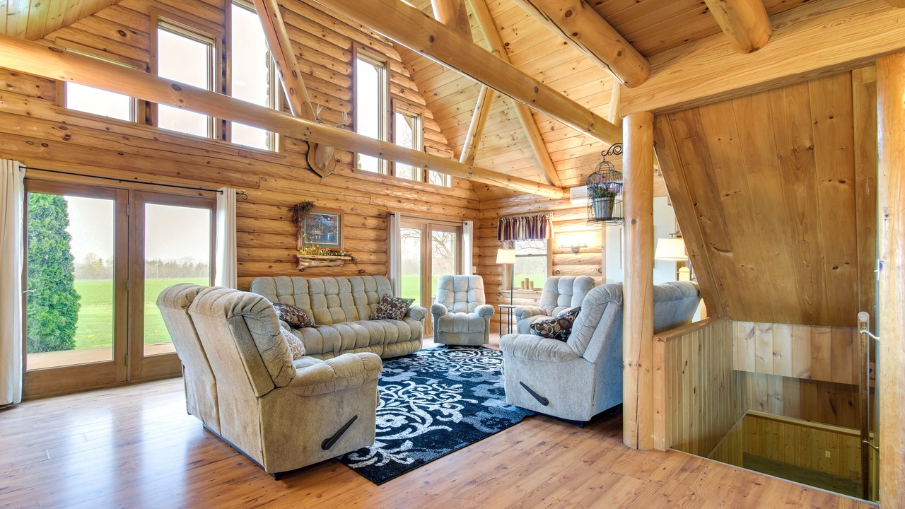 Photo of Livingroom in Romulus