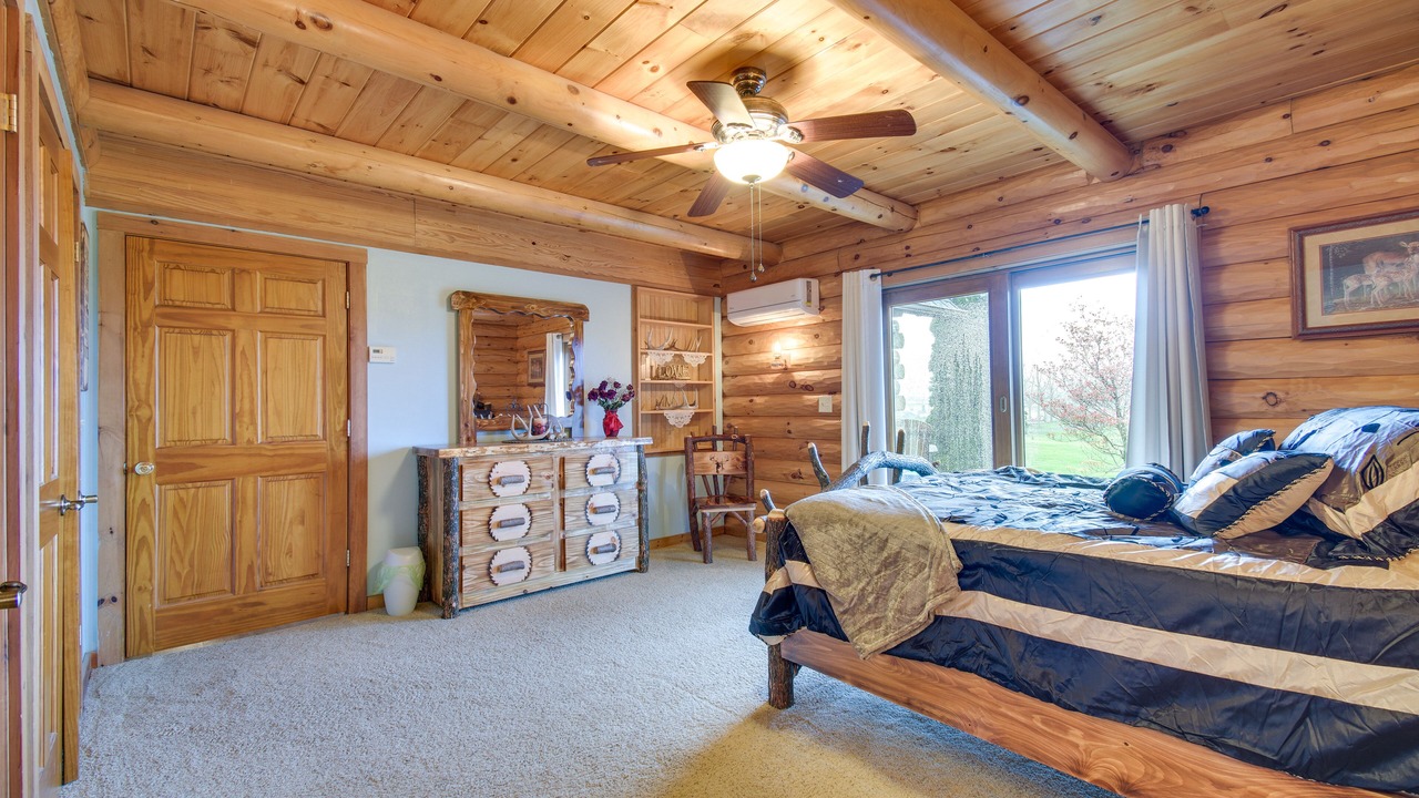 Photo of Bedroom in Romulus