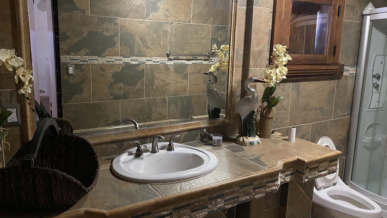 Photo of Bathroom in Pedro Brand