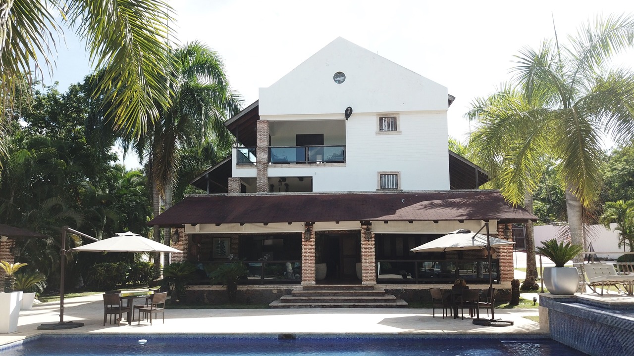 Photo of Outdoor in Pedro Brand