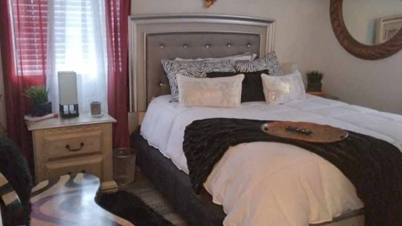 Photo of Bedroom in Bearss Plaza