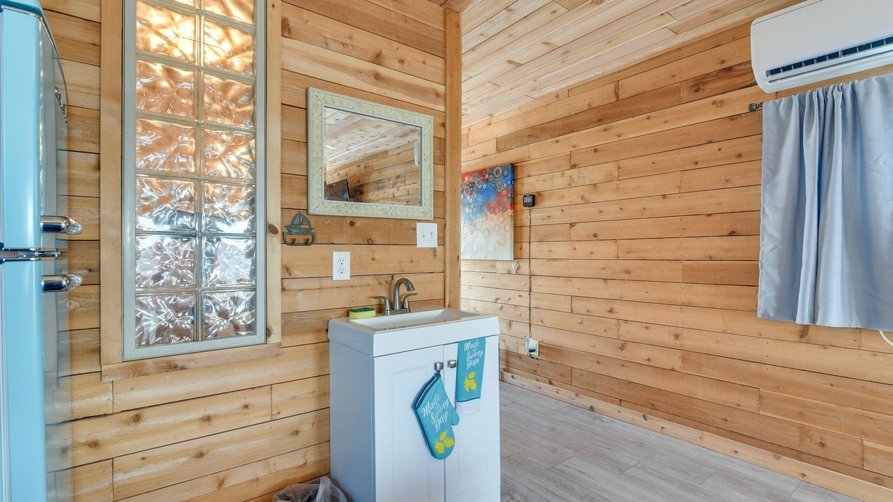 Photo of Bathroom in Surfside Beach