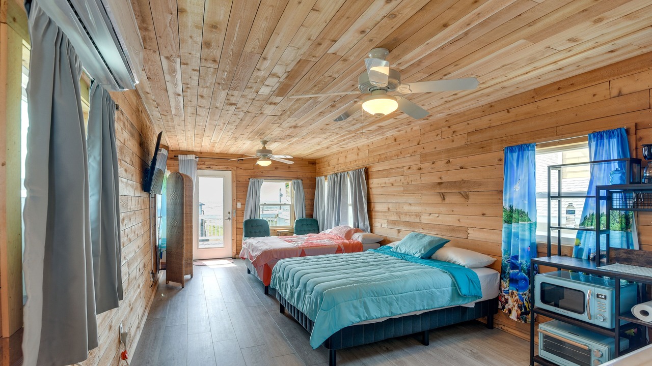 Photo of Bedroom in Surfside Beach