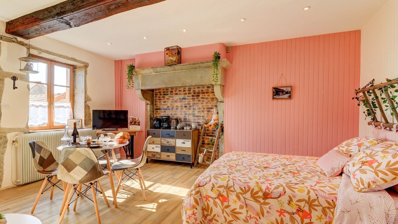 Photo of Bedroom in Collonge-en-Charollais