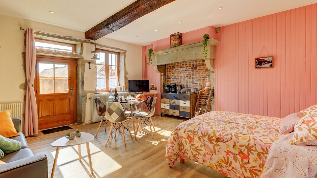 Photo of Bedroom in Collonge-en-Charollais