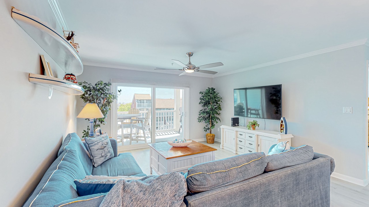 Photo of Livingroom in Heron Harbour Isle