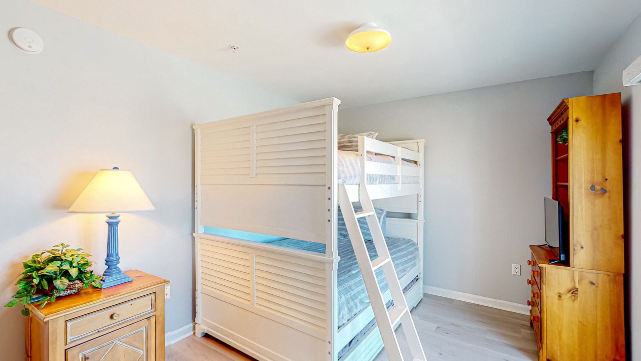 Photo of Bedroom in Heron Harbour Isle