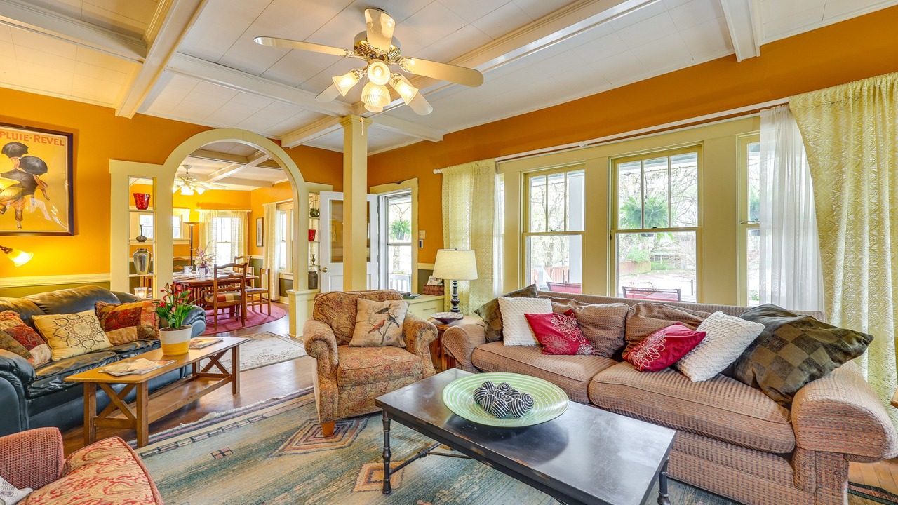 Photo of Livingroom in Eureka Springs Historic District