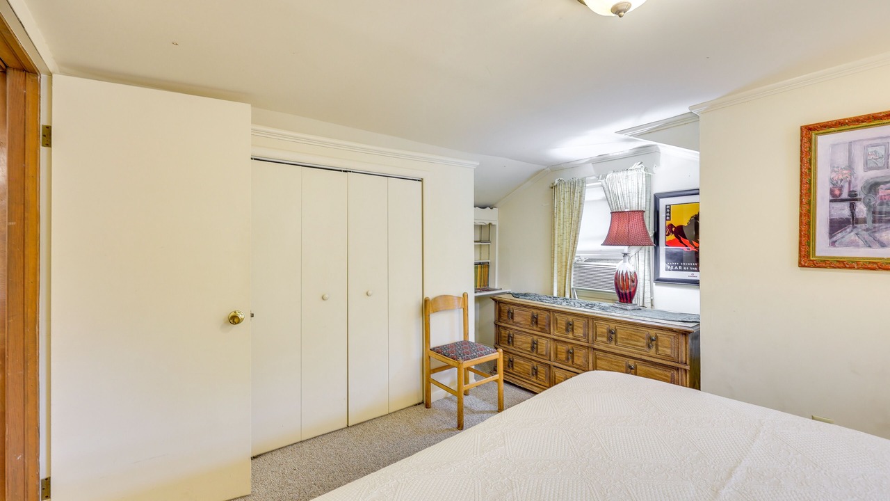 Photo of Bedroom in Eureka Springs Historic District