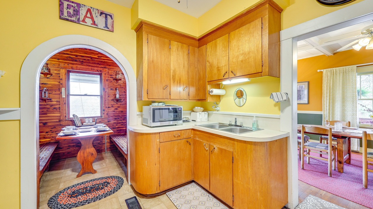 Photo of Kitchen in Eureka Springs Historic District
