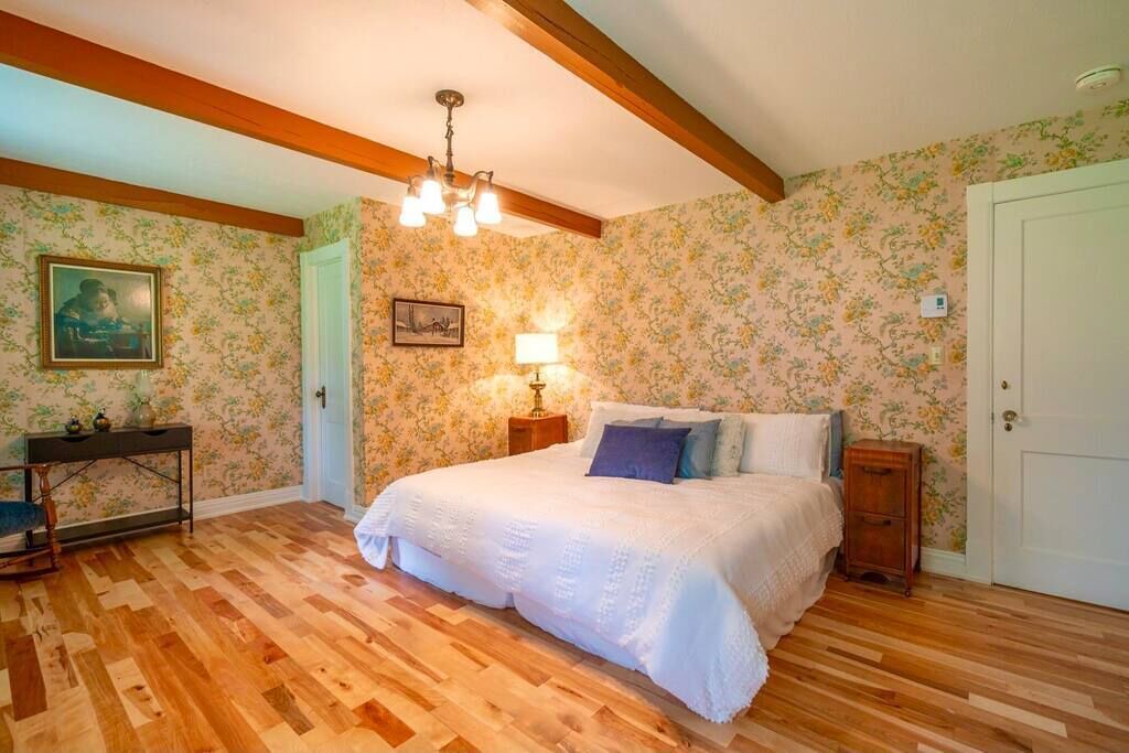Photo of Bedroom in Weedon
