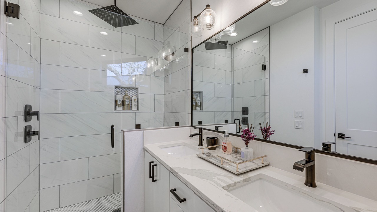 Photo of Bathroom in South Manchaca
