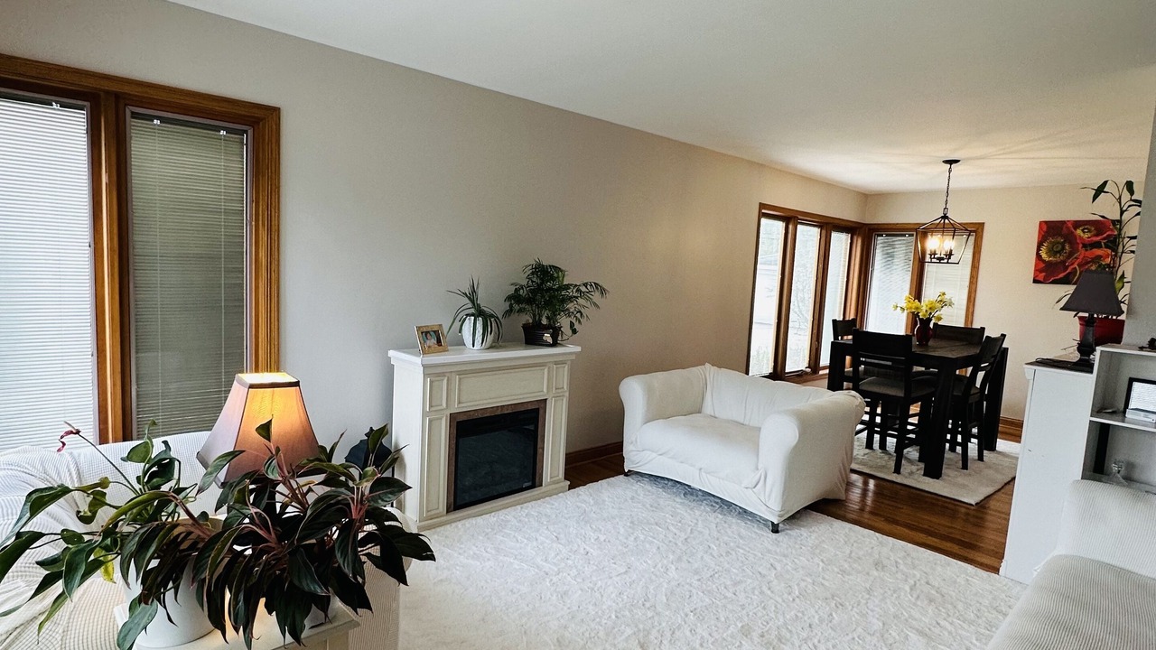 Photo of Livingroom in Glenview