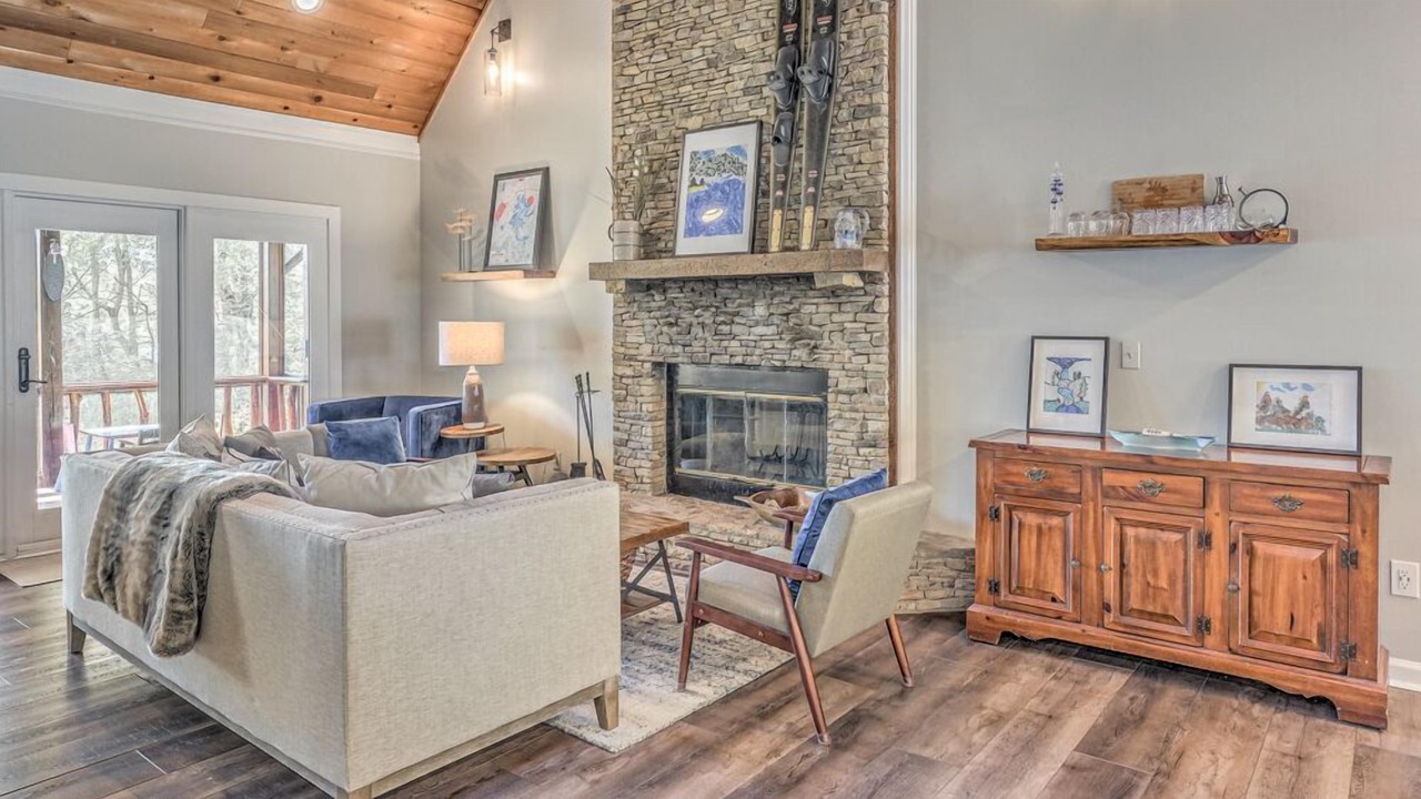 Photo of Livingroom in Morganton