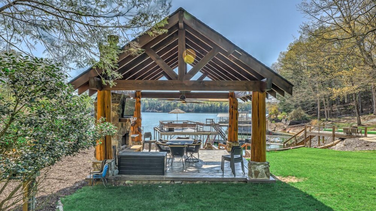 Photo of Outdoor in Morganton