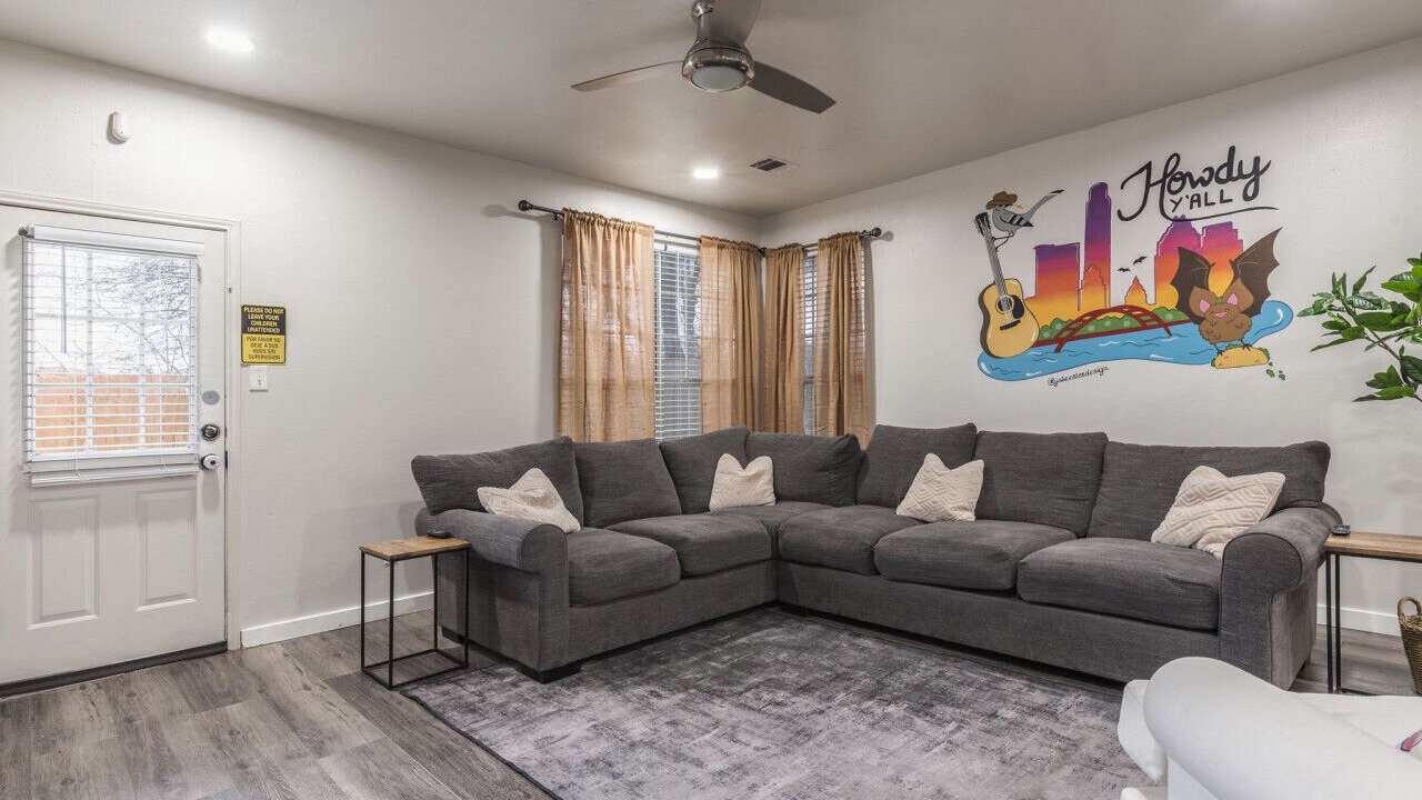 Photo of Livingroom in Pflugerville