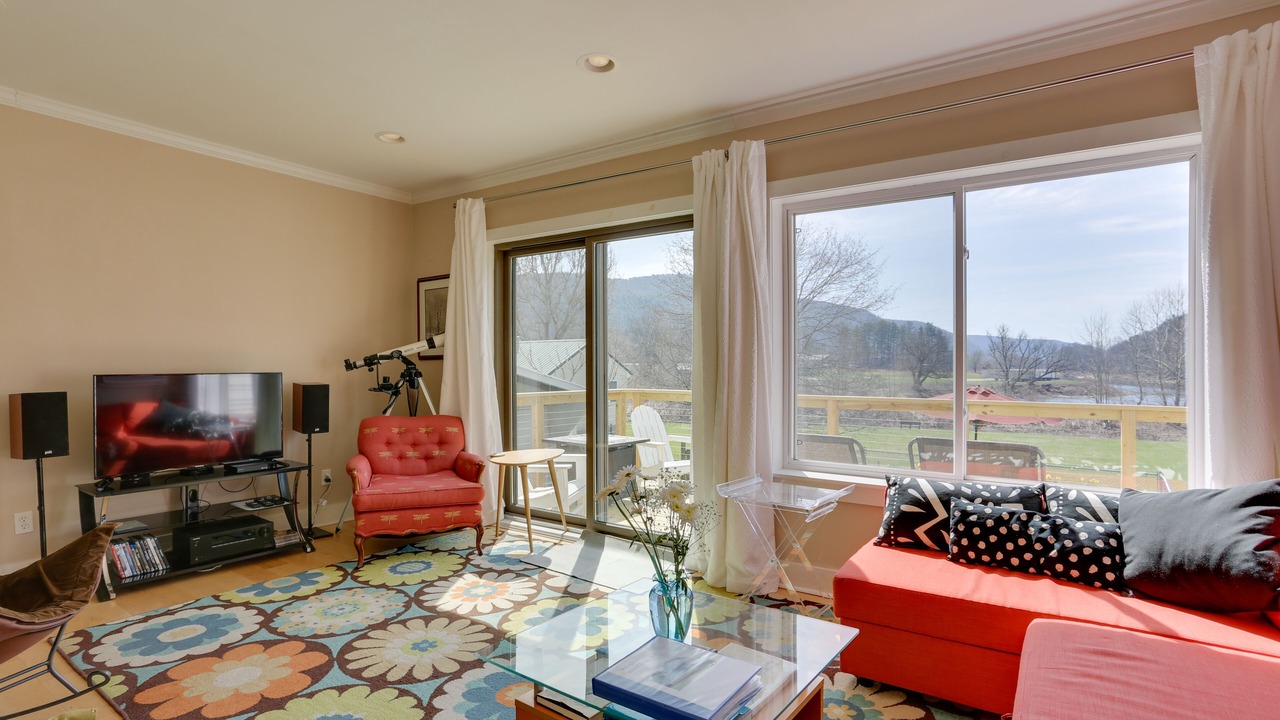 Photo of Livingroom in Hancock