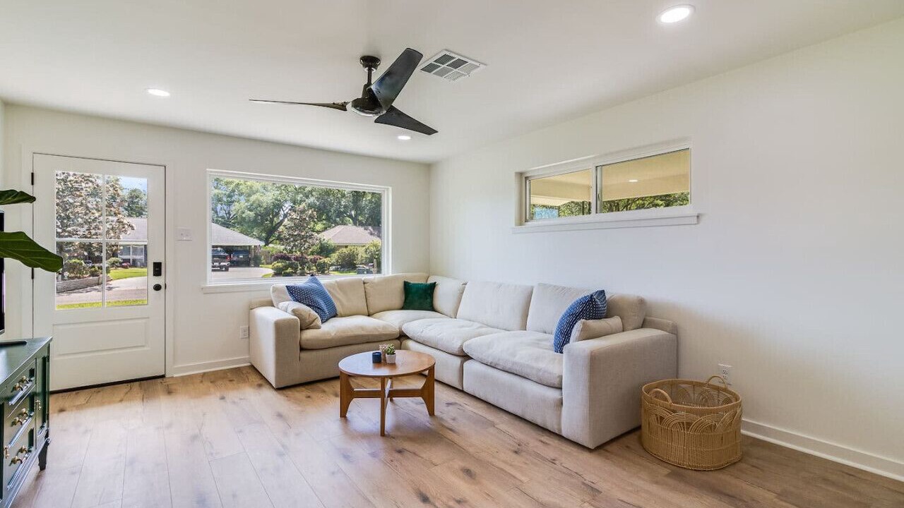 Photo of Livingroom in Lafayette